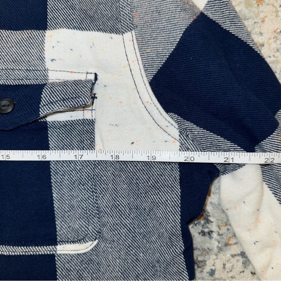 Mossimo Supply Co. Men's Blue Plaid Thick Speckled Flannel Shirt - Picture 8 of 9